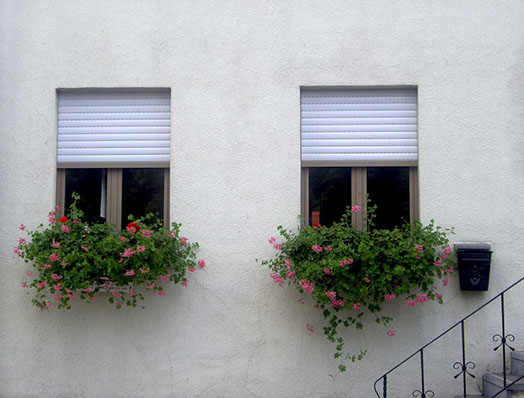 Ramen en deuren plaatsen